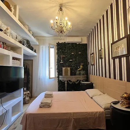 Apartment Giraffe Art Ducati Blq