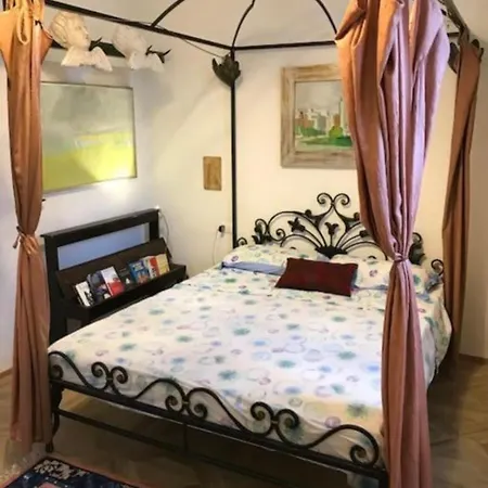 Giraffe Art Ducati Blq Apartment *