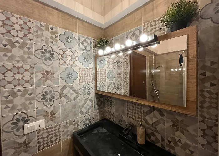 Giraffe Art Ducati Blq * بولونيا