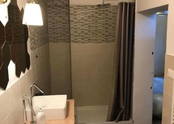 Giraffe Art Ducati Blq * בולוניה