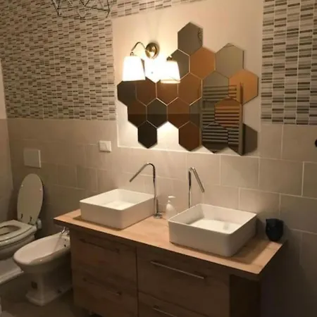 Giraffe Art Ducati Blq Apartmán *